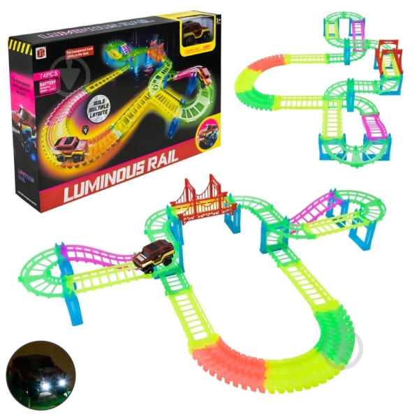 Іграшковий набір Автомобільний трек 888-132 зі світловими ефектами 74 деталі різнобарвний